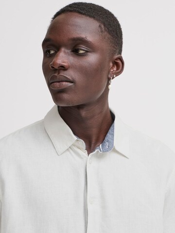 Regular fit Camicia ' BHBOBBY Shirt' di BLEND in bianco
