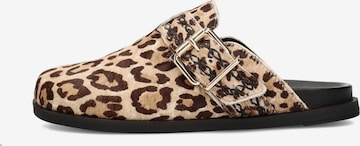 Haboob Mule 'Amelie' in Brown: front