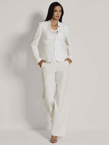 MADELEINE Blazers in Wit