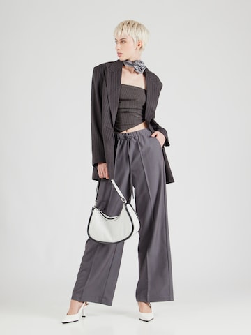 Loosefit Pantalon à plis QS en gris