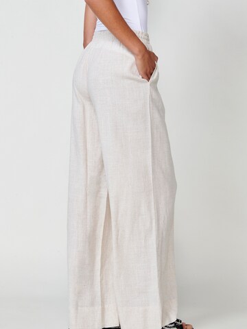 KOROSHI Regular Trousers in White