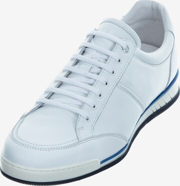 VANLIER Sneakers 'Magnus ' in White: front