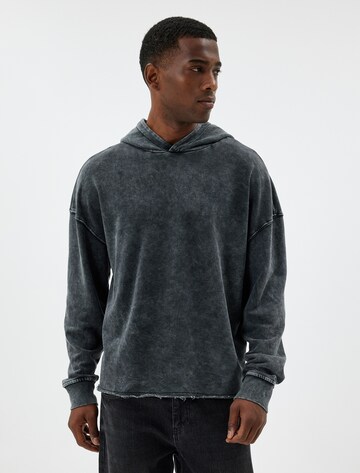 Koton Sweatshirt in Zwart: voorkant