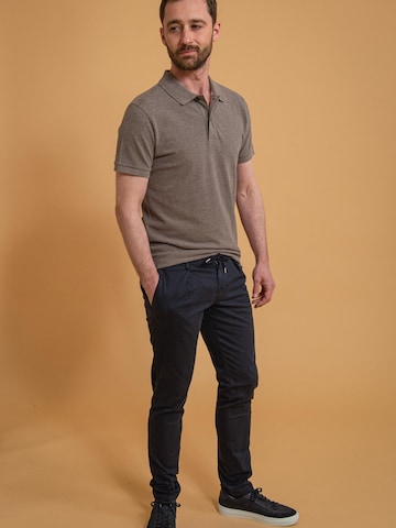Coupe slim Pantalon chino Profuomo en bleu : devant