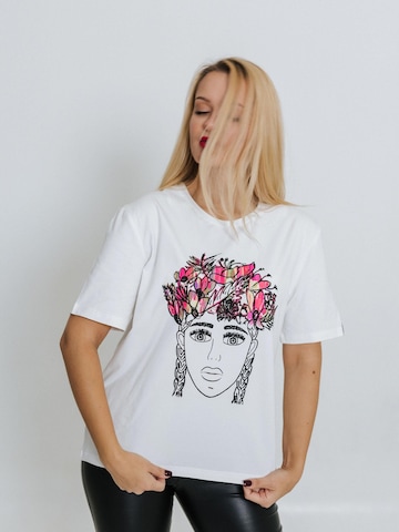 RADADA Shirt 'FLOWER CROWN' in Wit: voorkant