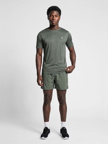Hummel Regular Shorts in Grün