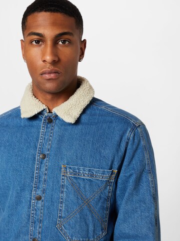 Veste mi-saison 'SHERPA Jacket Denim' HOMEBOY en bleu