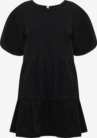 St MRLO Φόρεμα 'RAISE' σε μαύρο: μπροστά