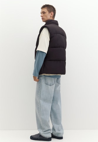 Pull&Bear Bodywarmer 'STWD' in Zwart
