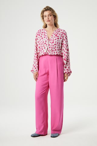 Fabienne Chapot Regular Pleat-Front Pants in Pink