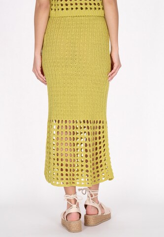 IZIA - Falda en amarillo