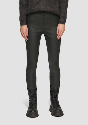 QS - Slimfit Calças de ganga 'Sadie' em preto: frente