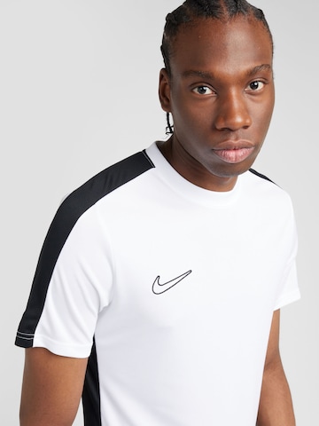 T-Shirt fonctionnel 'Academy23' NIKE en blanc