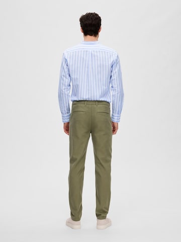 Tapered Pantaloni chino 'Jax' di SELECTED HOMME in verde