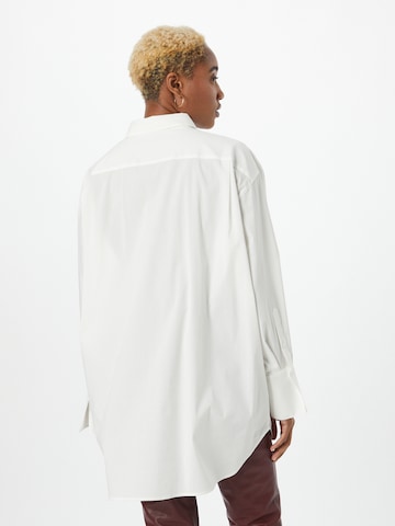 Oval Square Blouse 'Smithy' in White