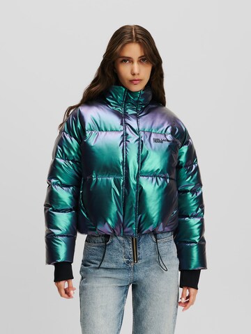 KARL LAGERFELD JEANS Prechodná bunda 'Iridescent' - Zelená: predná strana
