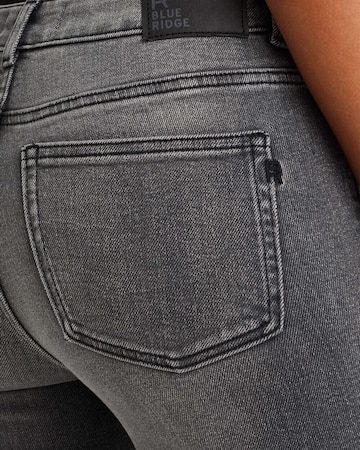 Skinny Jeans di WE Fashion in grigio