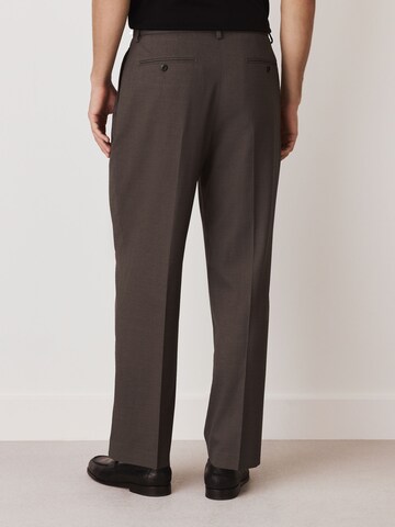 Regular Pantalon à plis Next en marron