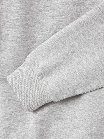 TWO SOON Sweatshirt i grå