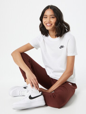 T-shirt Nike Sportswear en blanc