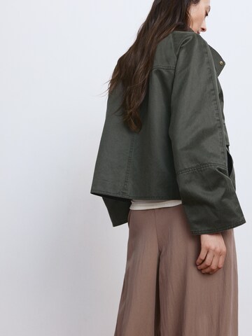 MANGO Átmeneti dzseki 'Matcha' - zöld