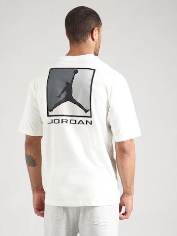Jordan Тениска в бяло: отпред