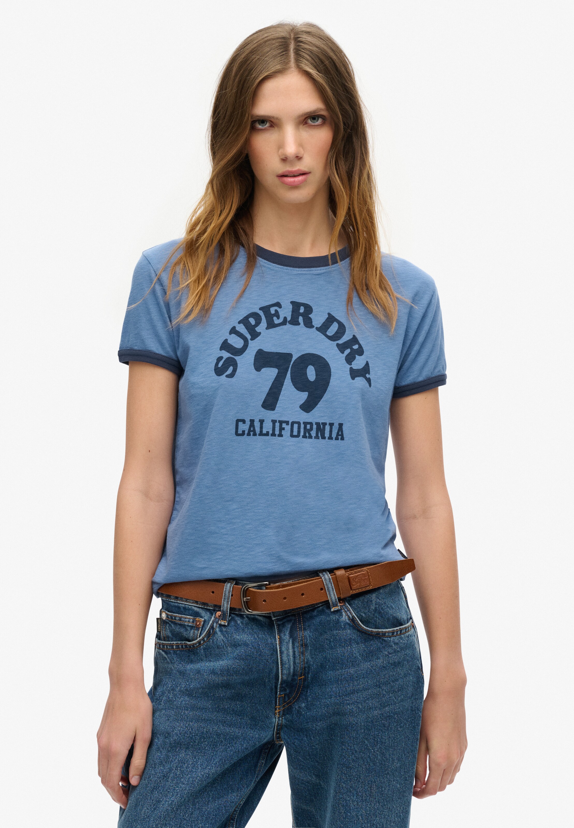 T-shirt Superdry en bleu : devant