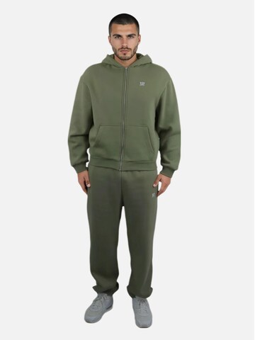 HEFTYKA Loose fit Workout Pants 'CUFF JOGGER' in Green: front