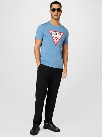 GUESS T-Shirt in Blau
