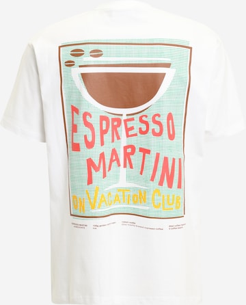 On Vacation Club Shirt 'Espresso Martini' in White: front