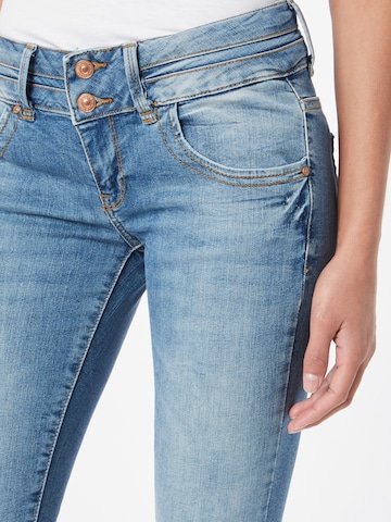Skinny Jeans 'Julita X' di LTB in blu