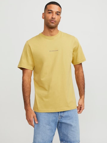 R.D.D. ROYAL DENIM DIVISION T-shirt 'RDDELIO' i gul: framsida