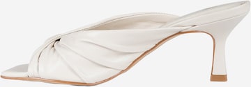 CARRANO Hochhackige Sandalen in Beige: Vorderseite
