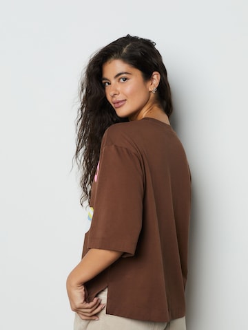 Next Μπλουζάκι σε καφέ