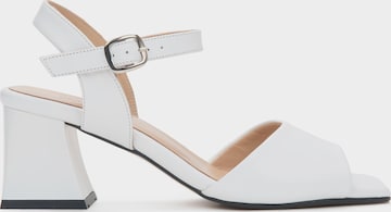 Estro Sandal '081-736' in White: front