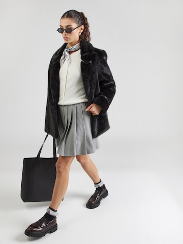 Geacă tricotată de la HOLLISTER pe alb