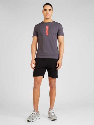 ALPHA INDUSTRIES Regular Shorts in Schwarz