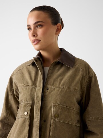 GUESS Jacke in Braun