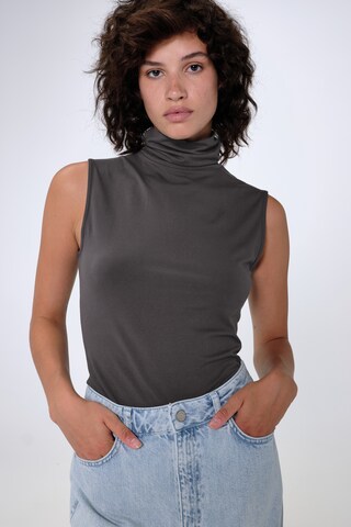 Aligne Top 'Genny' in Black