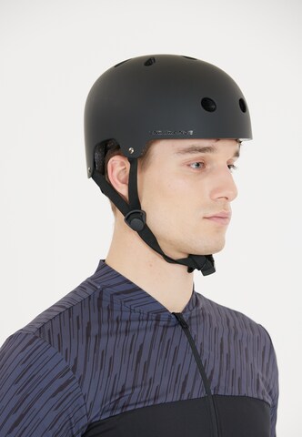 ENDURANCE Helmet in Black