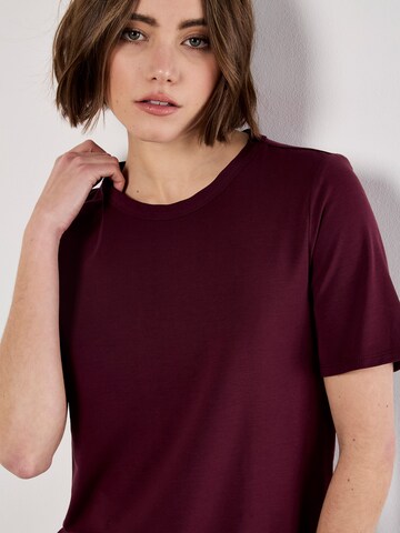 Haut ' ' Apricot en rouge