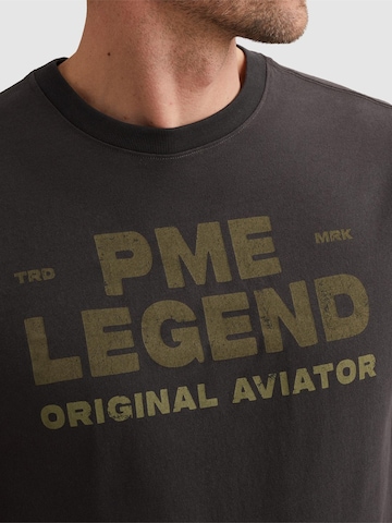 Maglietta 'T-shirt with rugged artwork on the chest' di PME Legend in grigio