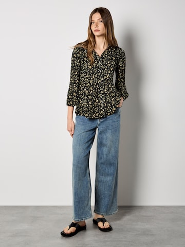 Chemisier Apricot en noir