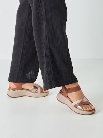 Tamaris Sandale in Braun
