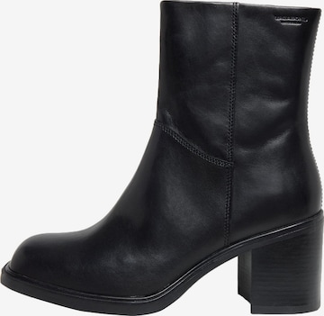 VAGABOND SHOEMAKERS Ankle Boots 'MERYL' in Black: front