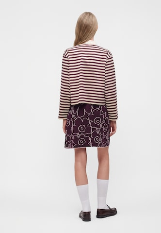 Marimekko Paita värissä punainen