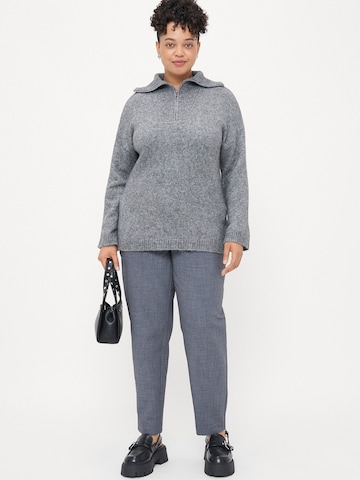 Vero Moda Curve Svetr 'VMCMIRLA' – šedá