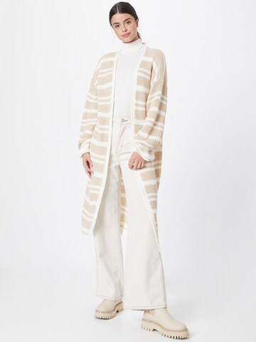 In The Style Knit Cardigan 'Carys Whittaker' in Beige: front