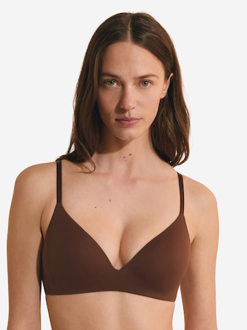 ETAM Triangel BH 'Pure Invisible' in Bruin: voorkant