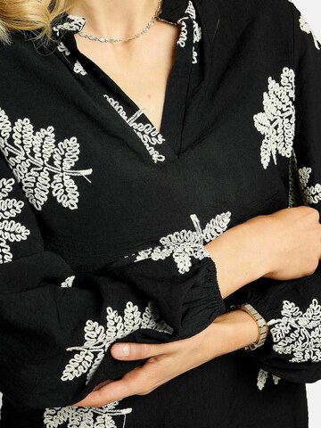 T-shirt ' MEG ' Liberte Essentiel en noir